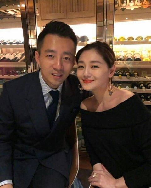 Barbie Hsu dan Wang Xiaofei. Foto: Instagram/@barbiehsu_das