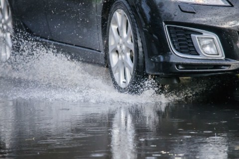 ilustrasi aquaplaning. Foto: media.torque.com