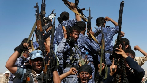 Pemberontak Houthi di Yaman. Foto: Reuters/Khaled Abdullah