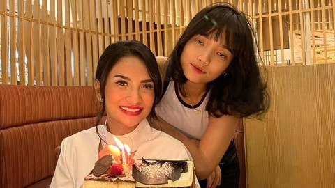 Vanessa Angel dan Fuji. Foto: Instagram/@vanessaangelofficial