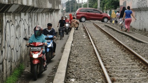 Antisipasi Mesin Mobil Mati Mendadak Ketika Lewat Rel Kereta (1)