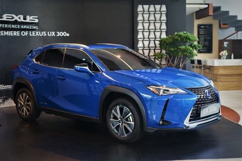 Penjualan Mobil Hybrid Lexus Indonesia Naik 380 Persen (2)