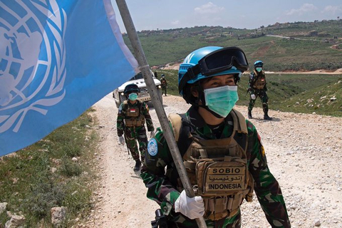 Anggota TNI yang tergabung dalam UNIFIL sedang berpatroli di perbatasan Libanon-Israel. Foto: Dok. UNIFIL