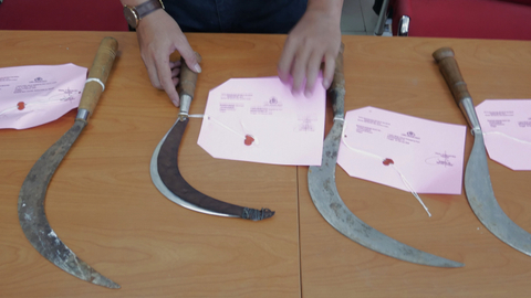 Sebagai ilustrasi celurit: Barang bukti 4 senjata tajam jenis celurit milik tersangka kasus Tawuran di Polres Jakarta Pusat, Selsa (18/2). Foto: Jamal Ramadhan/kumparan