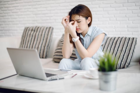 Kandungan lactium dalam susu dapat bekerja sebagai reseptor di otak untuk membantu mengendalikan kecemasan dan stres. Foto: Shutterstock