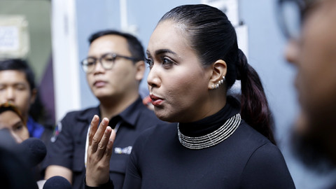 Penyanyi Denada saat ditemui di Studio Trans Tv, Jakarta, Selasa (16/4). Foto: Ronny