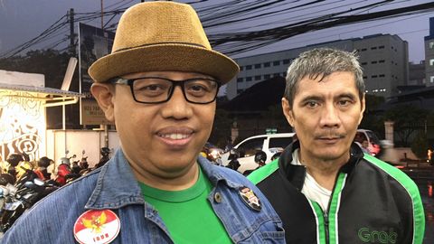 Igun Wicaksono ketua Garda dan komunitas Ojol datangi rumah Iis Dahlia Sampaikan Surat Somasi, Jumat (27/12). Foto: Giovanni/kumparan