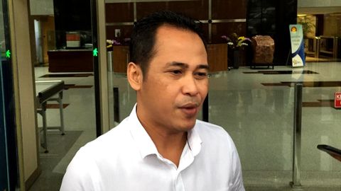 Eks Caleg PDIP Donny Tri Istiqomah usai diperiksa KPK, Jakarta Rabu (12/2). Foto: Muhammad Lutfan Darmawan/kumparan