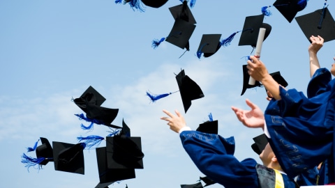 Ilustrasi wisuda sarjana. Foto: Shutterstock