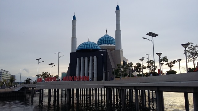 Masjid Amirul Mukmini, Makassar (Foto: Wikimedia)