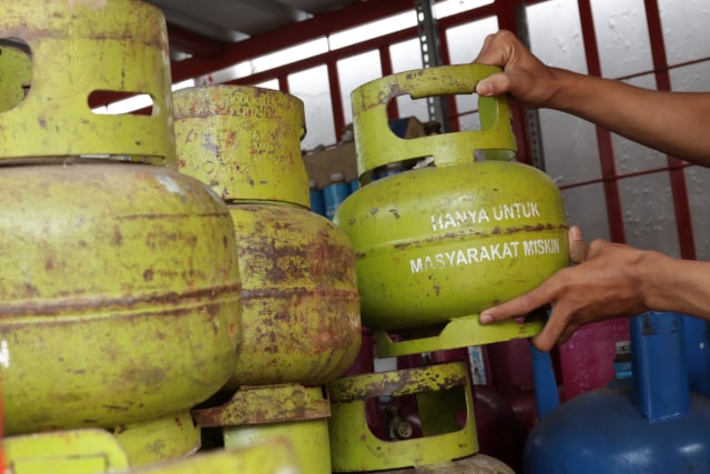 Gas elpiji 3kg berlabel hanya untuk masyarakat miskin. (Foto: Fanny Kusumawardhani)