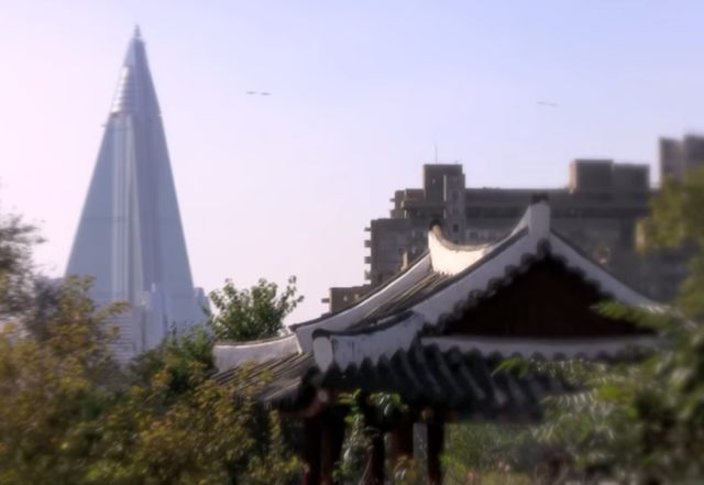Hotel Ryugyong di Pyongyang, Korea Utara (Foto: Screenshoot Youtube)
