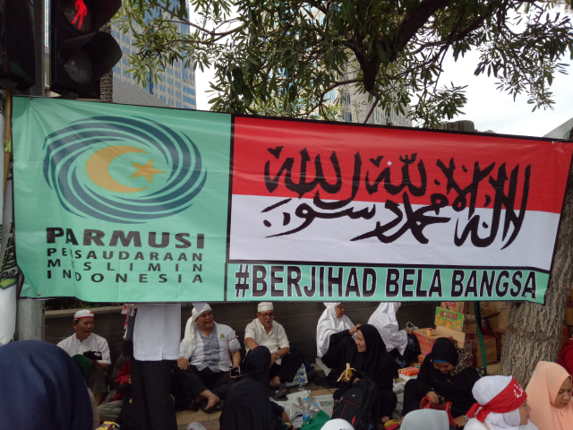 Aksi Damai 212 yang Berada di Sekitar Thamrin, Jakarta (Foto: Sari Kusuma Dewi)