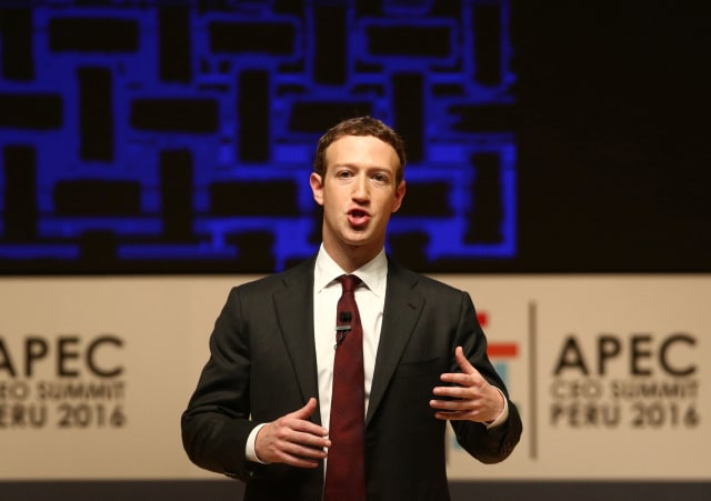 CEO Facebook, Mark Zuckerberg ketika berbicara di forum APEC (Asia-Pacific Economic Cooperation) CEO Summit  (Foto: Reuters)