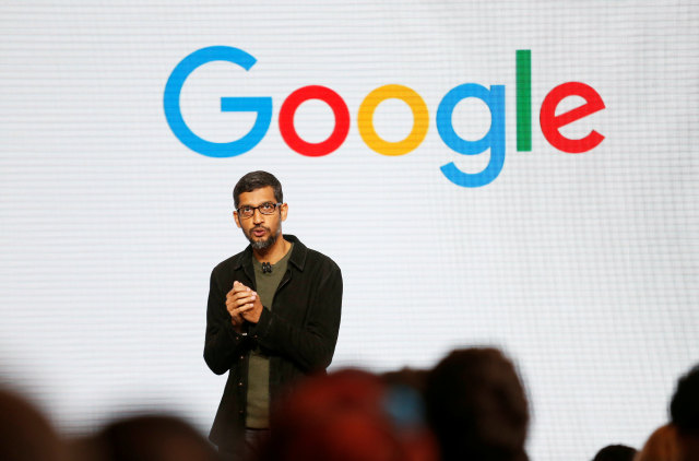 CEO Google, Sundar Pichar, ketika mempresentasikan perangkat baru Google (Foto: Reuters)