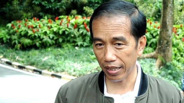 Jokowi saat menemui wartawan menjelang Final Piala AFF 2016 (Foto: twitter @jokowi)