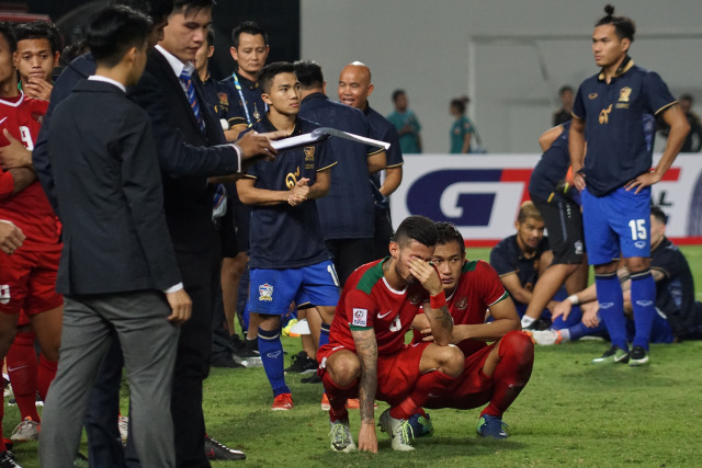 Stefano Lilipaly menangis setelah Timnas Indonesia dikalahkan Thailand (Foto: Aditia Noviansyah)