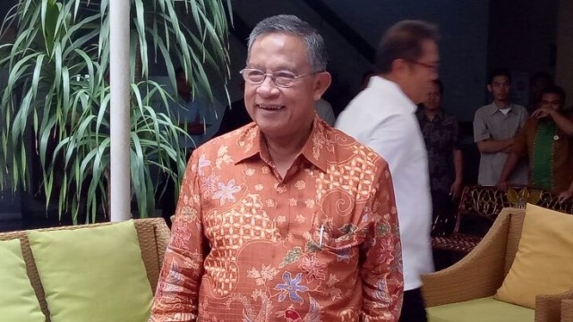 Perayaaan ulang tahun Menko Perekonomian, Darmin Nasution ke 68 di kantor Kemenko Perekonomian, Jakarta.  (Foto: Nicha Muslimawati	)