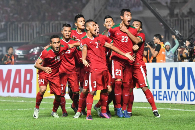 Timnas Indonesia merayakan gol ke gawang Thailand di leg 1 final PIala AFF 2016 (ilustrasi). (Foto: Aditia Noviansyah )