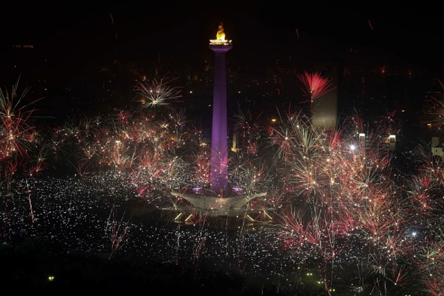Perayaan tahun baru di Jakarta (Foto: Jefta Images / Barcroft Media / Barcroft Media via Getty Image)