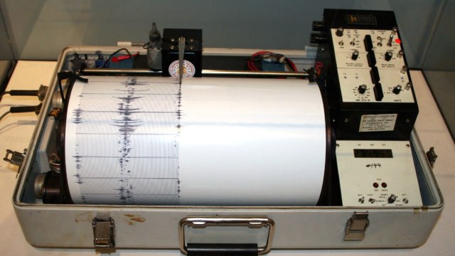 Seismograf alat pengukur skala gempa. (Foto: Yamaguchi via Wikimedia)
