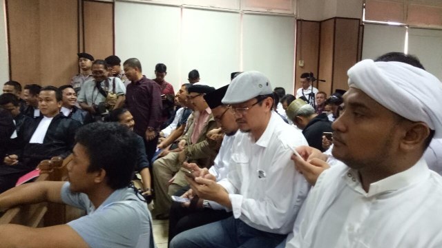 Habib Novel (kanan) hadir di sidang ke-3 Ahok. (Foto: Marcia Audita/kumparan)