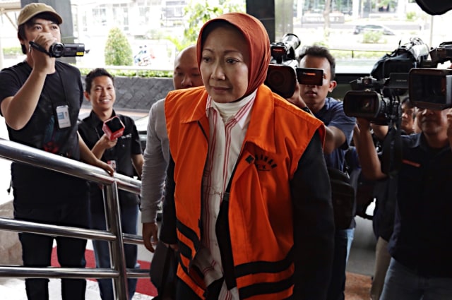 Walikota Cimahi periode 2012 - 2017 ditahan KPK (Foto: Fanny Kusumawardhani)