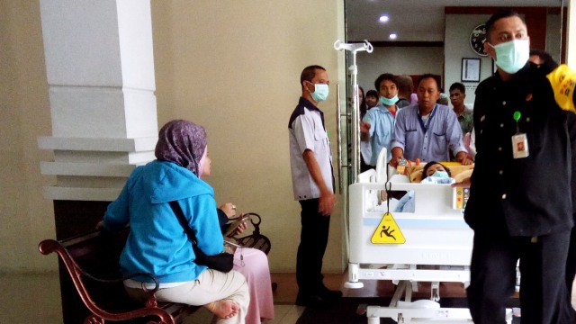 Julia Perez menjalani MRI di RSCM (Foto: Prabarini Kartika/kumparan)