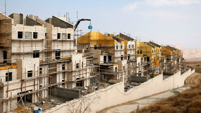 Pemukiman Israel dalam proses pembangunan. (Foto: REUTERS/Baz Ratner)