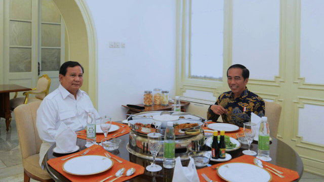 Jokowi menjamu Prabowo di Istana Merdeka (Foto: Biro Press)