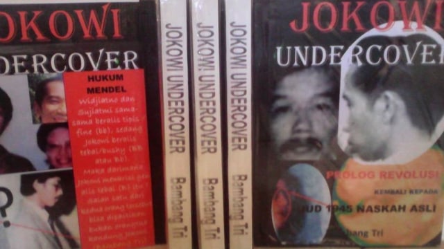 Buku Jokowi Undercover. (Foto: Dok. Facebook: Bambang Tri.)