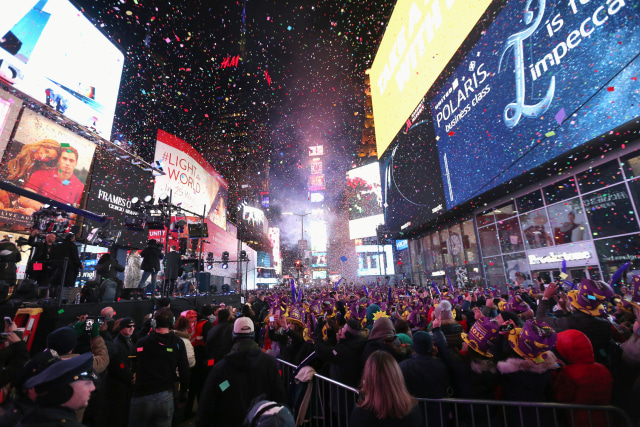 Tahun baru Times Square, New York (Foto: Reuters/Stephen Yang)