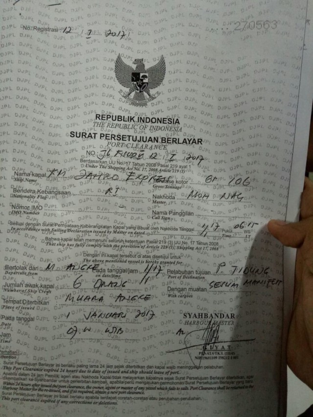 Surat Persetujuan Berlayar dikeluarkan Syahbandar (Foto: Aria Pradana/kumparan)