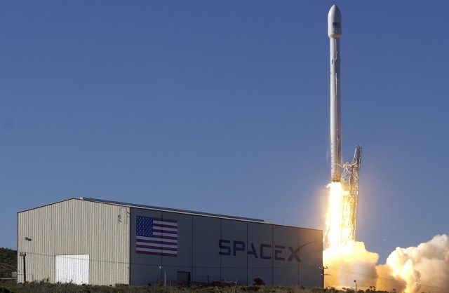 Peluncuran Roket SpaceX Foto: SpaceX Imagery/Pixabay