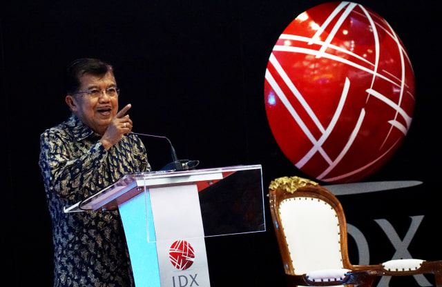 Jusuf Kalla membuka perdagangan saham 2017 (Foto: Aditia Noviansyah/kumparan)