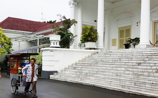 Tukang nasi goreng di Istana Bogor (Foto: Yudhistira Amran Saleh/kumparan)