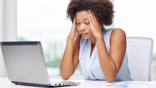 Ilustrasi wanita stres dengan pekerjaannya (Foto: Thinkstock)