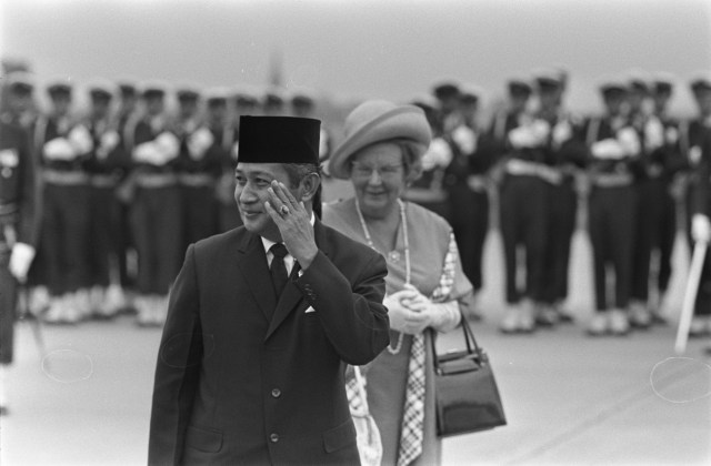 Presiden Soeharto ketika menemui Ratu Juliana (Foto: Istimewa)