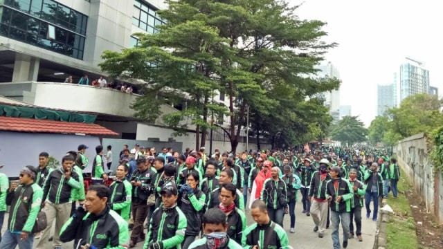 Massa pengemudi dalam demo GrabBike. (Foto: Aprilandika Hendra/kumparan)