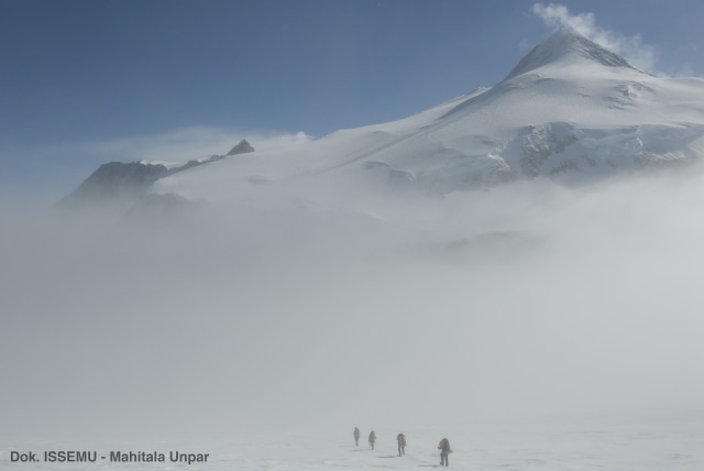 Puncak Vinson Massif, Antartika (Foto: Mahitala, Univeristas Parahyangan)