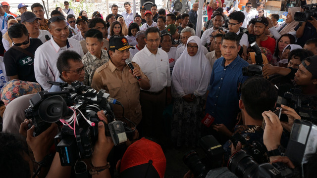 Prabowo memberikan keterangan kepada pers. (Foto: Aditia Noviansyah/kumparan)