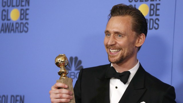 Tom Hiddleston dalam ajang Golden Globe Awards. (Foto: REUTERS/Mario Anzuoni)