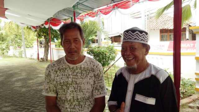 Yaqub & Faturrahman, pengurus Masjid Al-Makmuriah. (Foto: Ainul Qalbi/kumparan)