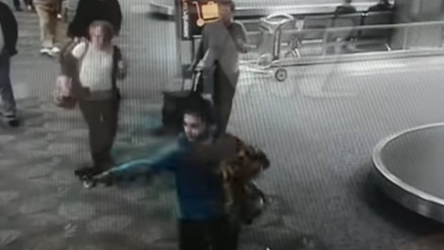 CCTV penembakan bandara Florida (Foto: Youtube/TMZ)