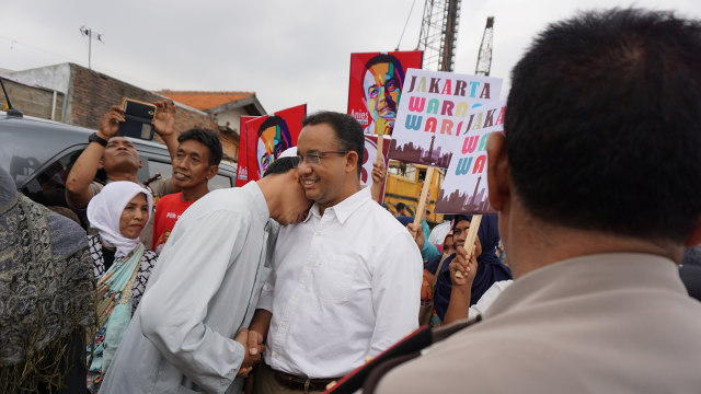 Anies Baswedan Sapa Warga Bukit Duri (Foto: Aditia Noviansyah/kumparan)