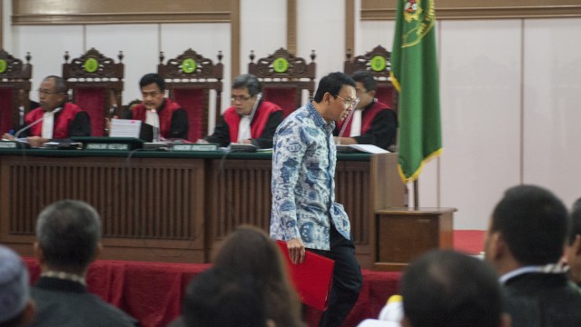 Ahok dalam sidang kelima dugaan penistaan agama (Foto: Media Pool)