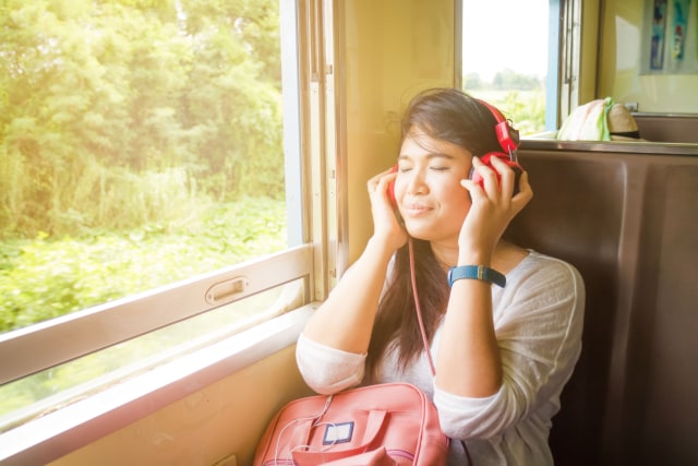 Ilustrasi mendengarkan musik (Foto: Thinkstock)