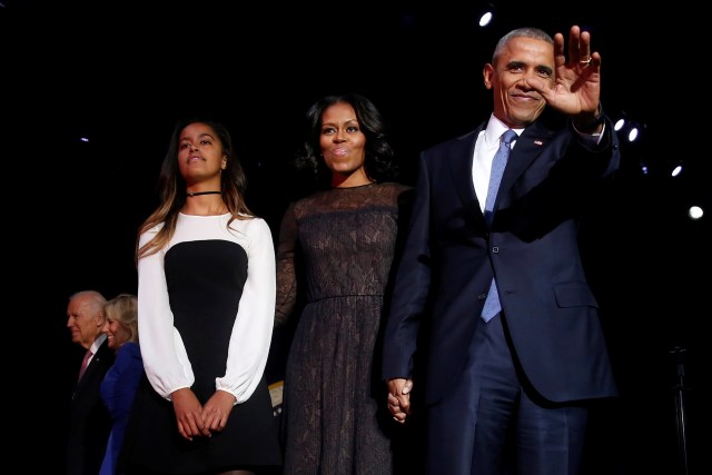 Keluarga Barack Obama tanpa Sasha (Foto: Reuters/Jonathan Ernst)