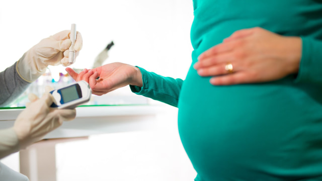 Kontrol dan konsultasi rutin saat hamil (Foto: www.thinkstockphotos.com)