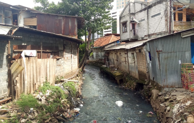 Kali di belakang Gandaria City  (Foto: Nadia Riso/kumparan)